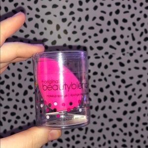 BRAND NEW BEAUTY BLENDER